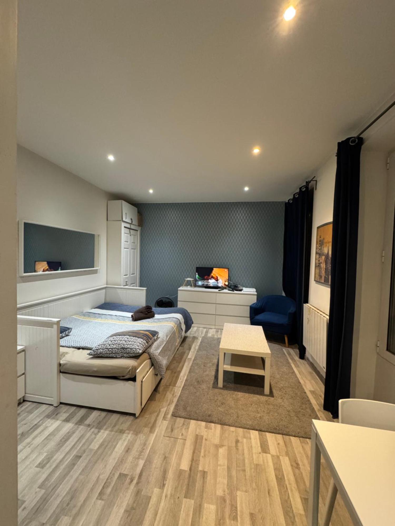 Appartement Proche Centre Ville, Gare Et Autoroute Мелён Экстерьер фото